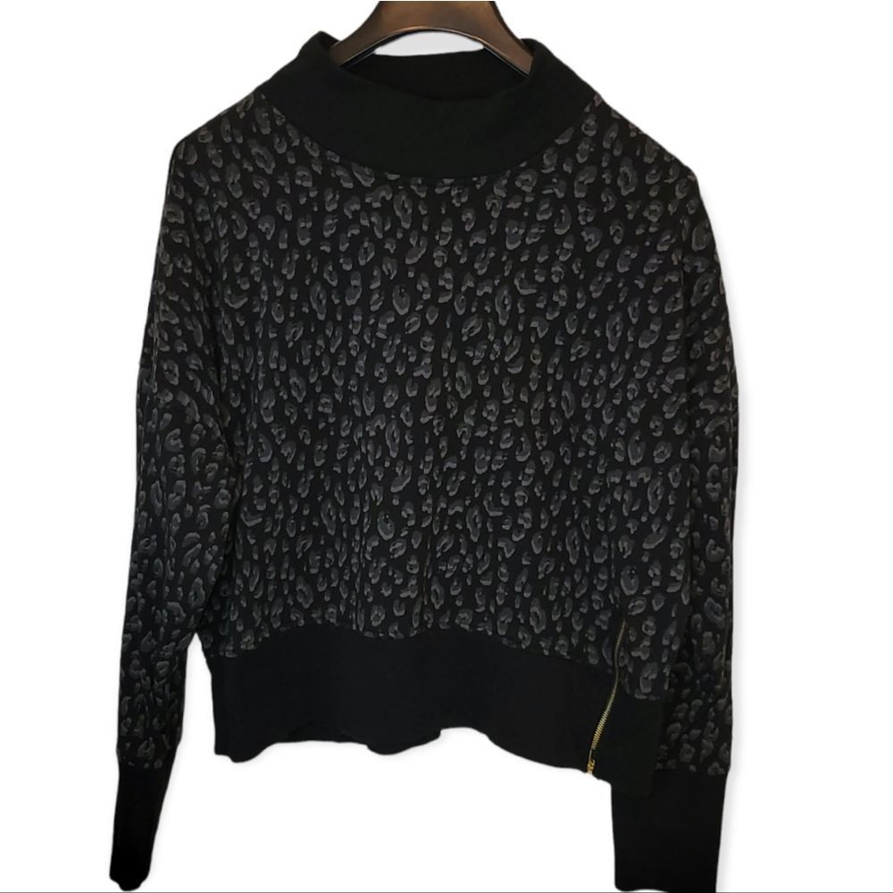 Women's Old Navy Animal Print Sweater Size XXL